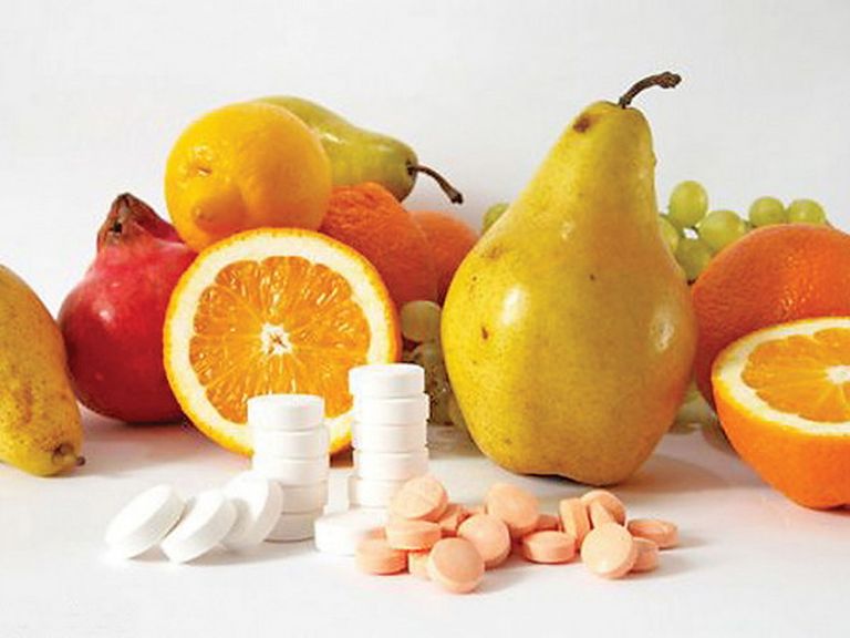 Всем известна польза витаминов для здоровья. Но мало кто знает об их вреде