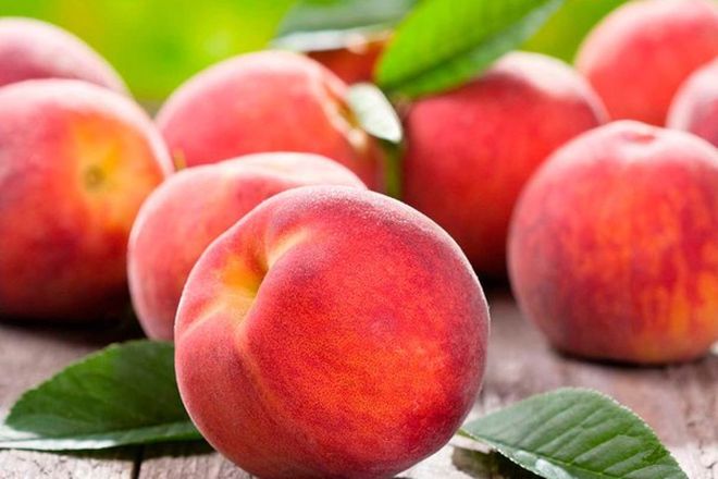 Сочный персик или яркая абрикоска: какой вы фрукт по знаку Зодиака