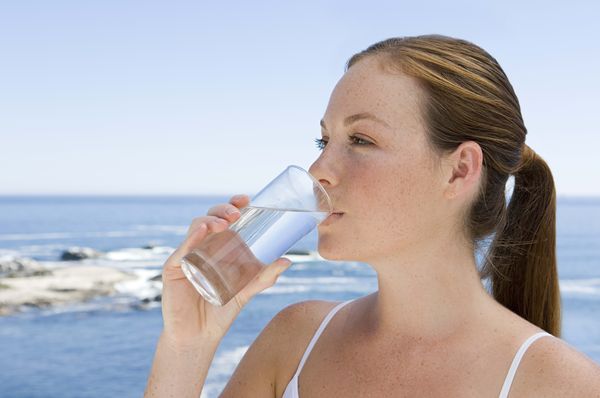 Уже не 2 литра: врачи изменили суточную норму воды