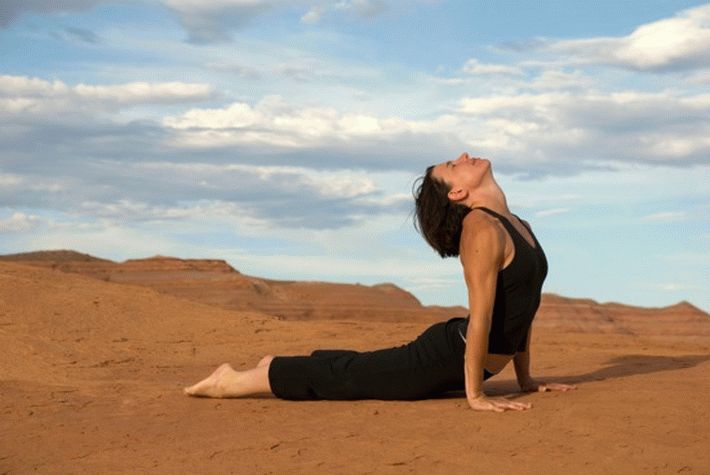 5 лучших поз йоги, которые помогут избавиться от отложений на животе