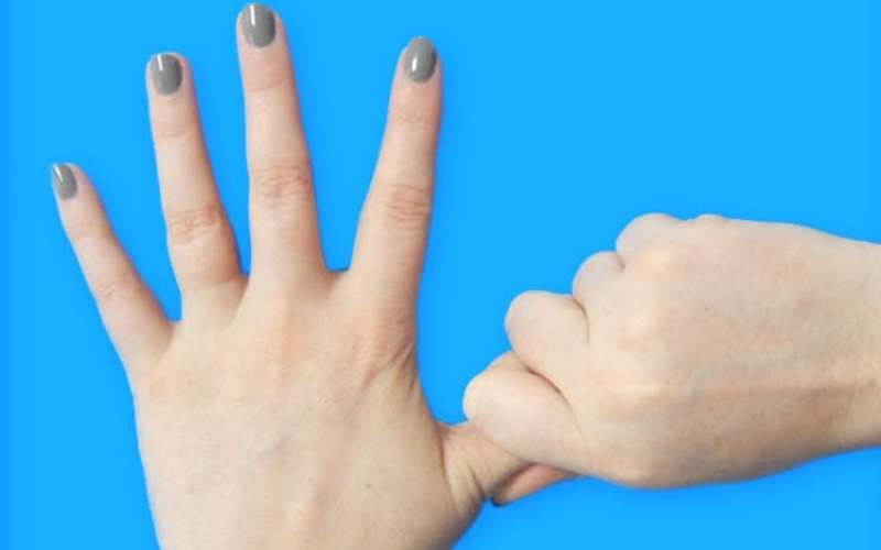Массаж большого пальца избавит от беспокойства и мигрени: как лечить болезни при помощи своих же рук