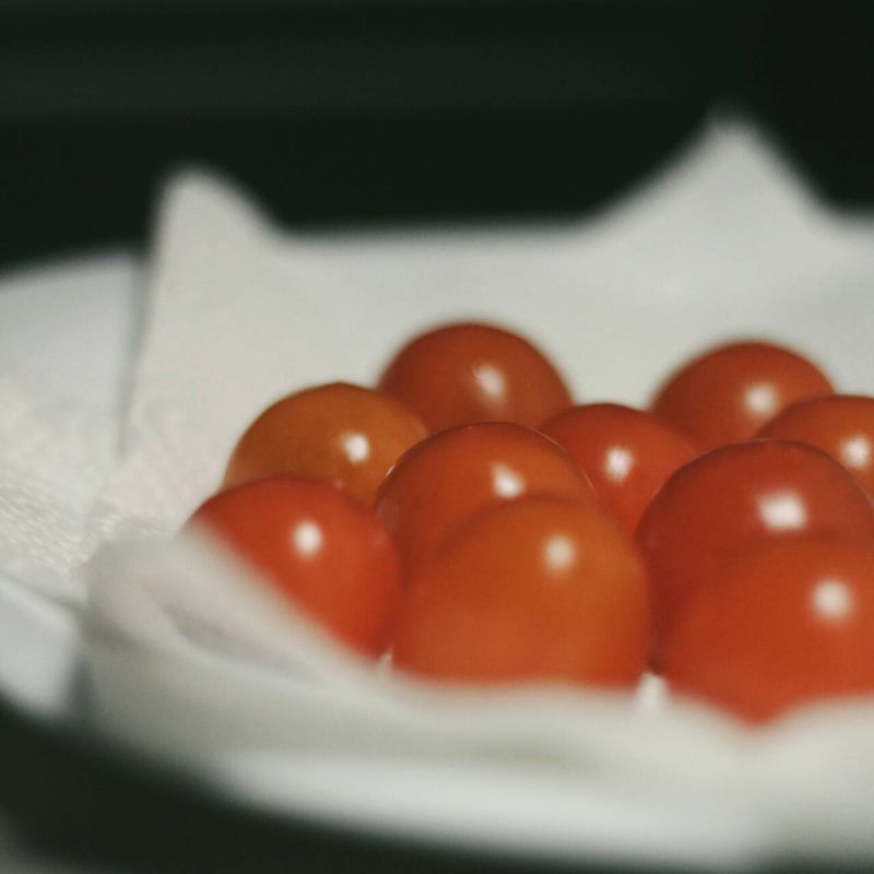 Если бы такими были сны: помидорчики черри, фаршированные огуречно-сырной начинкой