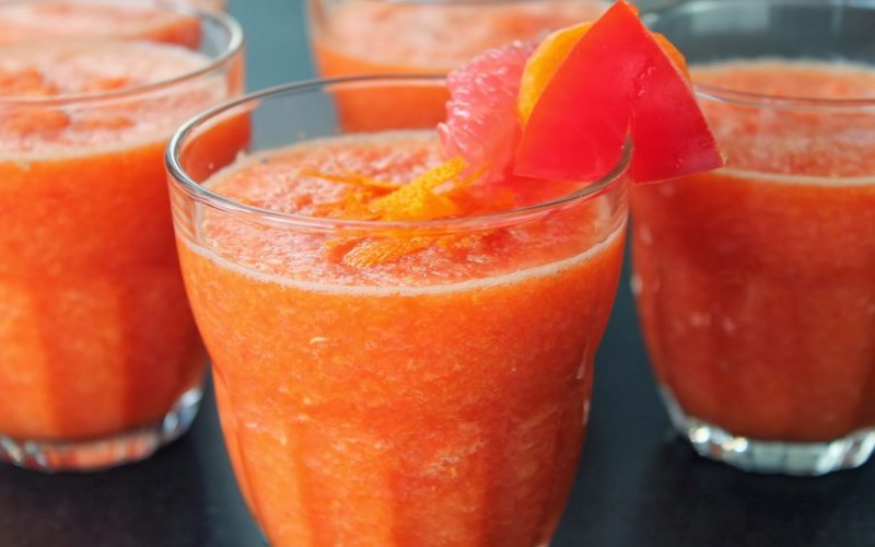 Из грейпфрута легко приготовить напиток, который быстро ликвидирует лишние калории