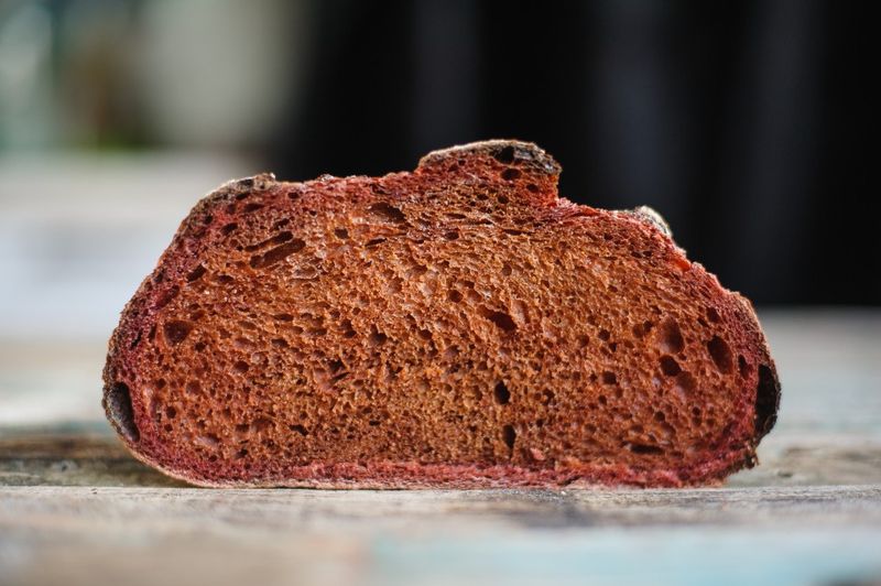 Свекольный хлеб на пшеничной закваске: вкусный рецепт домашней выпечки