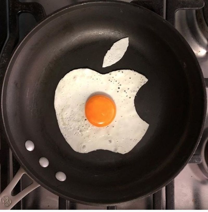 Яйца на сковороде как искусство: вкусные идеи для яичного завтрака