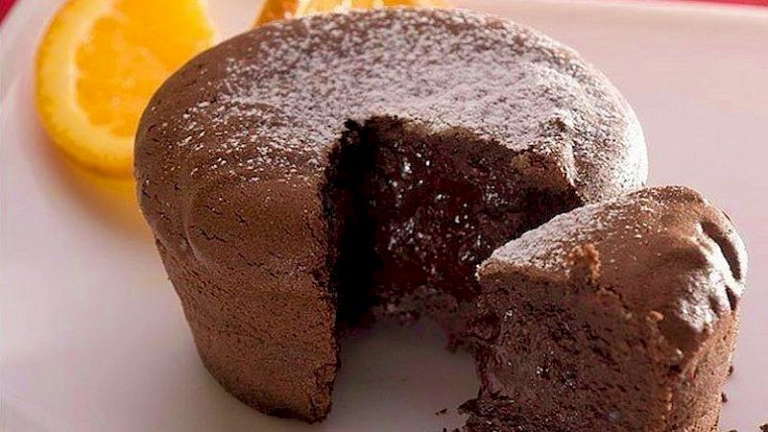 Шоколадный кекс с начинкой - неповторимый вкус ваших чаепитий
