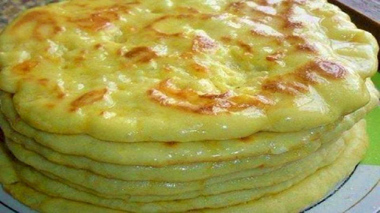 Вкуснейшее хачапури с сыром на сковороде: тбилисский рецепт для ленивых хозяек