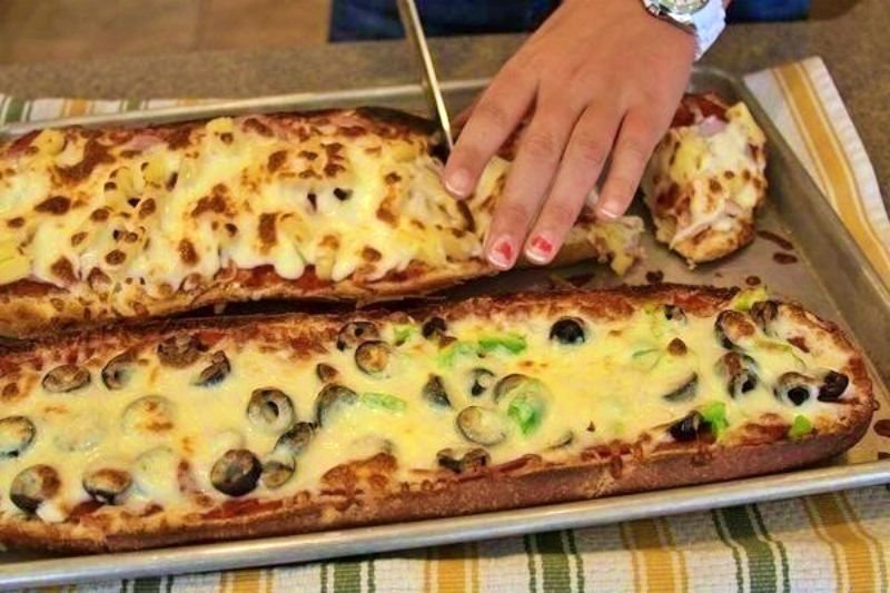 Пицца-хлеб за 20 минут: как удивить своих близких вкусным блюдом