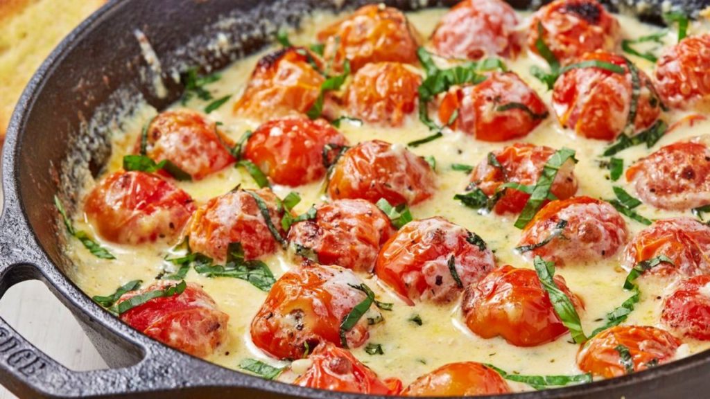 Сырная сковородка с томатами: рецепт вкусной закуски на зависть всем соседям