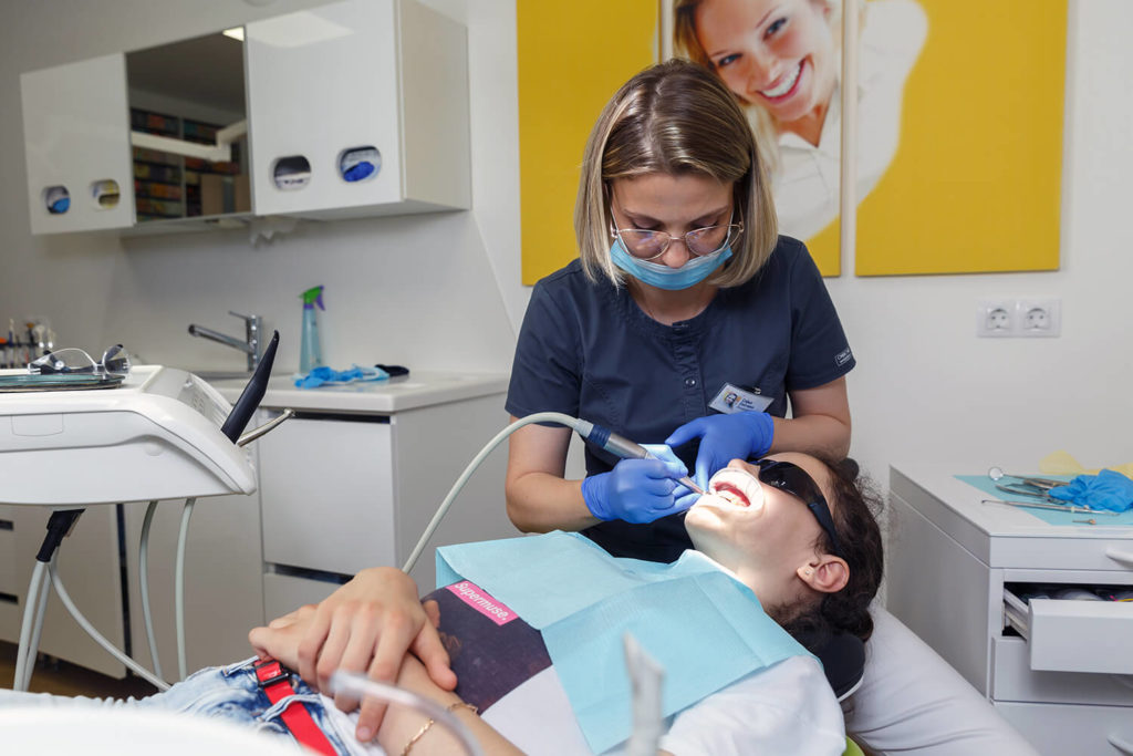 Ортодонтические пластинки – залог здоровых зубов и сияющей улыбки вашего ребенка