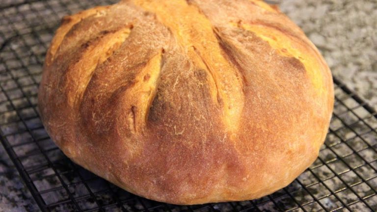 Как приготовить вкусный хлеб прямо как из печки и всего за 5 минут