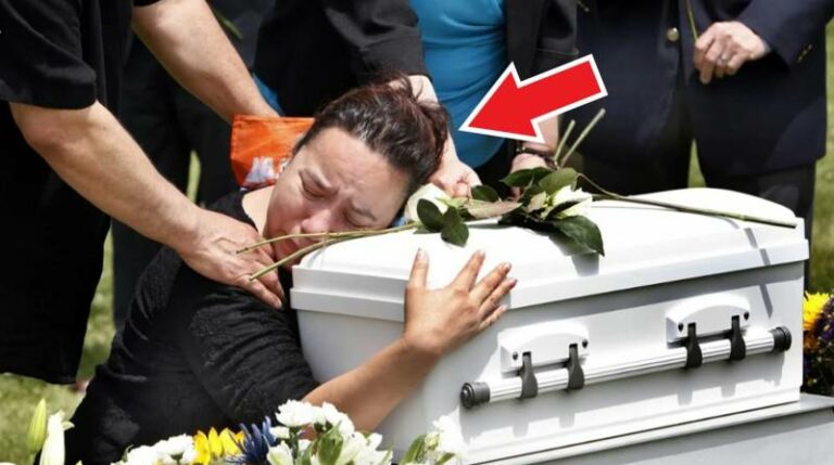 У Торонто сталося унікальна подія – прямо на похороні однієї жінки … ЛЮДИ ШЕПОЧУТЬСЯ ДОСІ!