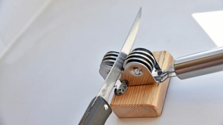 Как правильно выбрать станок для заточки ножей?